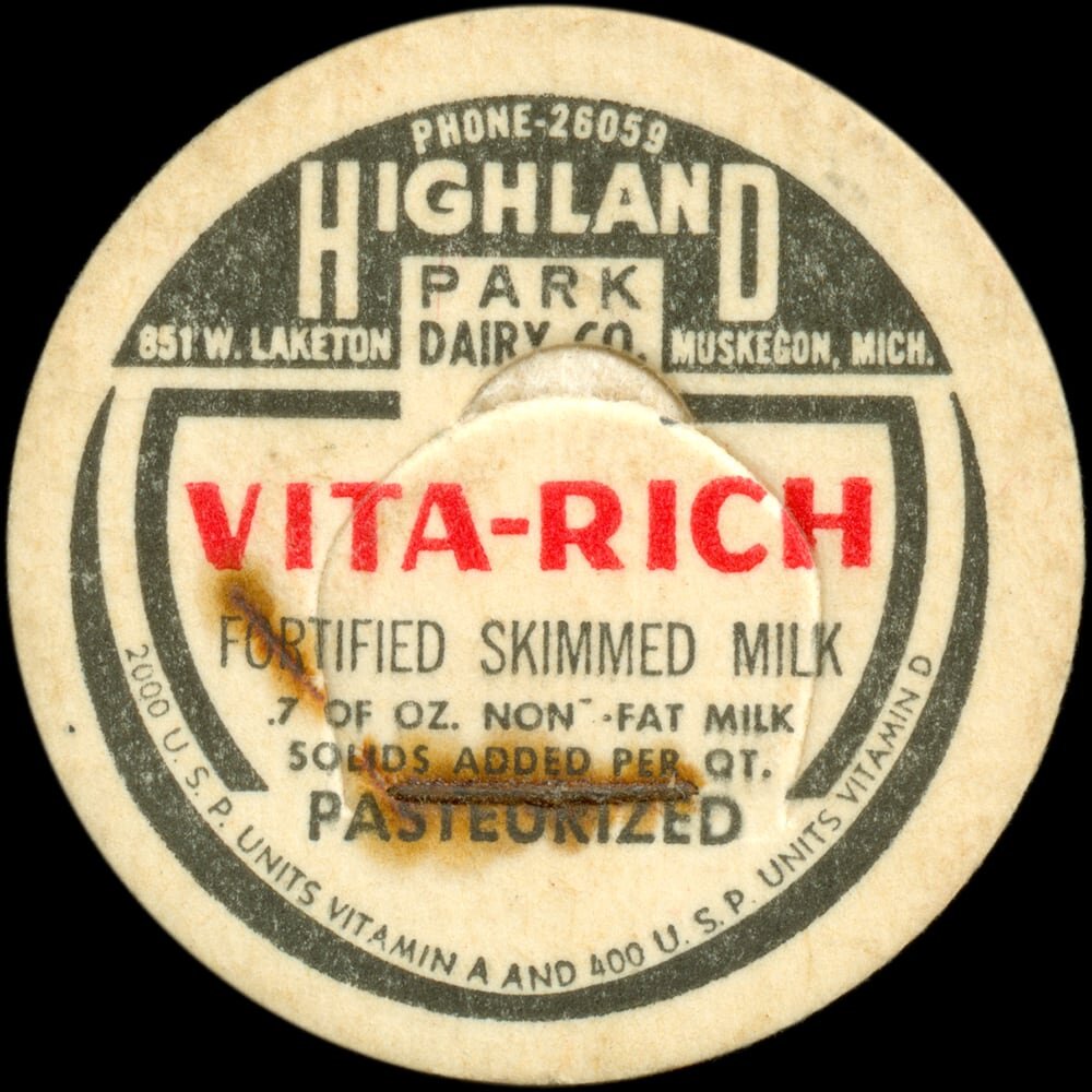 Highland Park Dairy Company Vita-Rich fortified skimmed milk cap from Muskegon, Michigan.